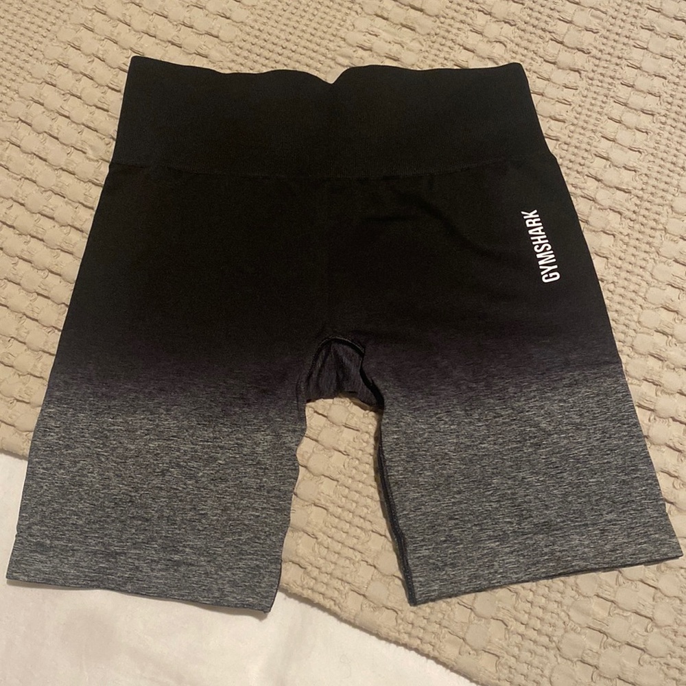 Gym Shark women's biker shorts size medium